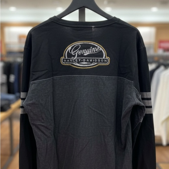 Harley-Davidson Black and Gray Long Sleeve Sweatshirt - Picture 2 of 5
